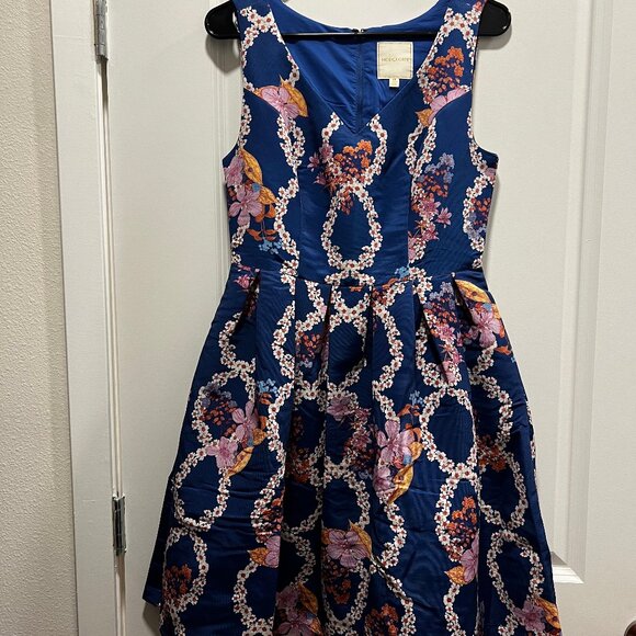 ModCloth "Beautiful You" Fit and Flare Dress Size Medium in Floral Helix - Picture 4 of 7